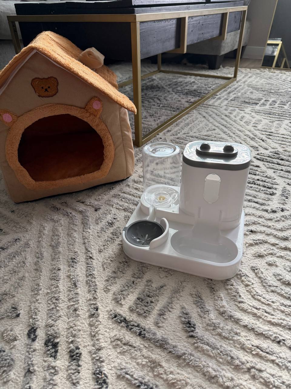 Smart Gravity Feeder & Water Dispenser – Keep Your Pet Fed and Hydrated 24/7!